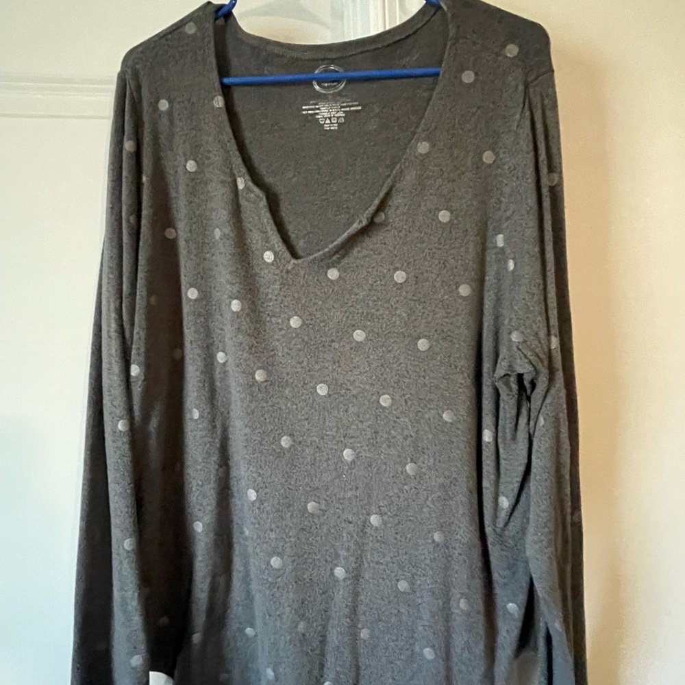 Maurices Gray V-Neck Long Sleeve Sweater